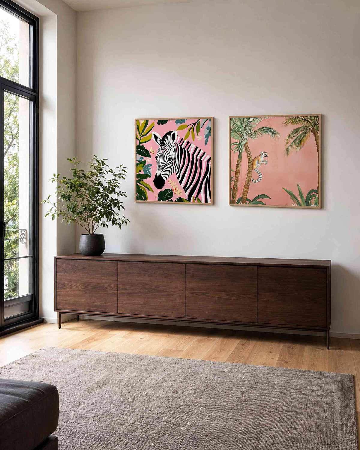 Interieurpresentatie van een tweedelige vierkante posterset met zebra en maki