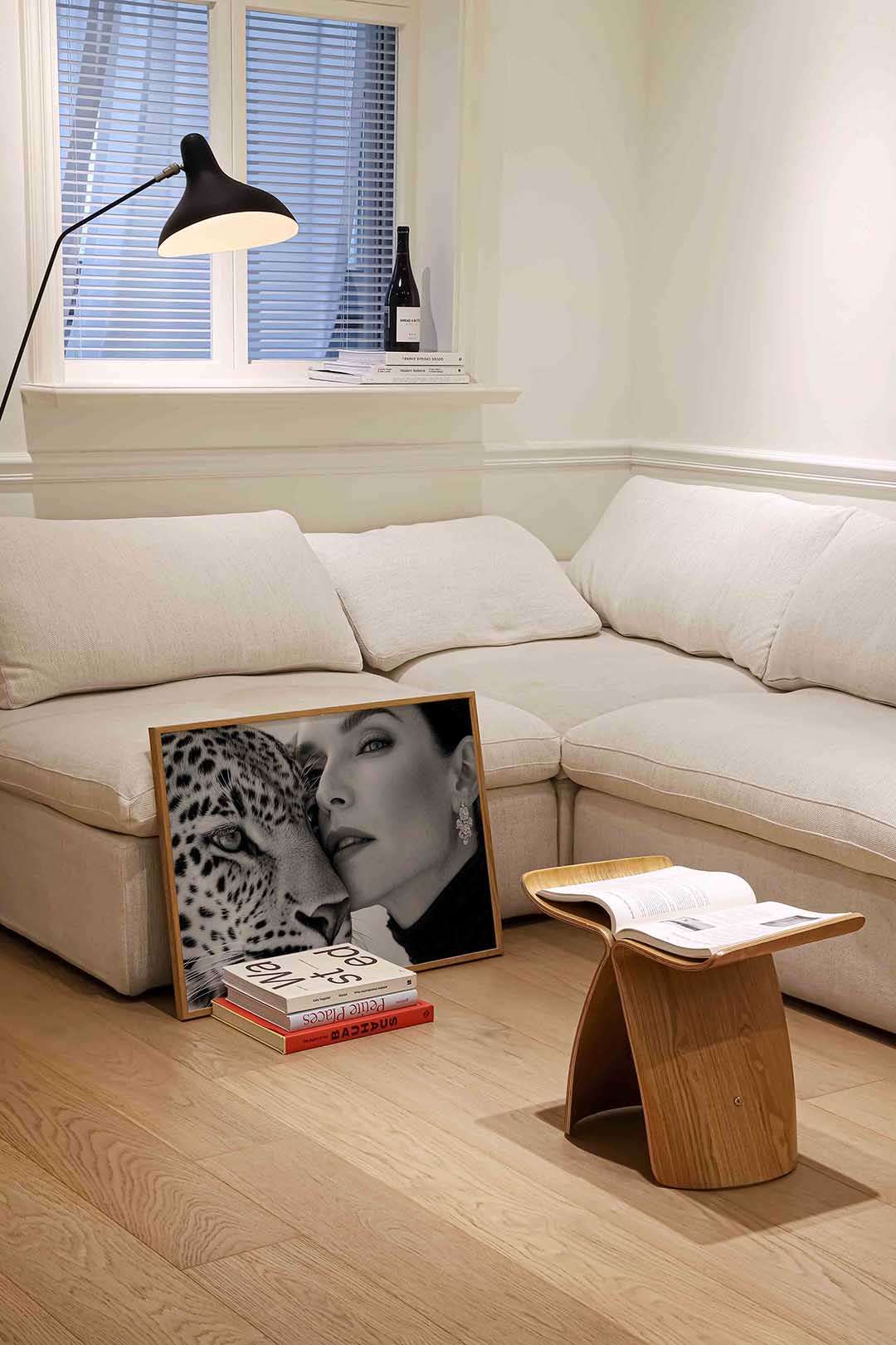 Portret van vrouw en luipaard Poster