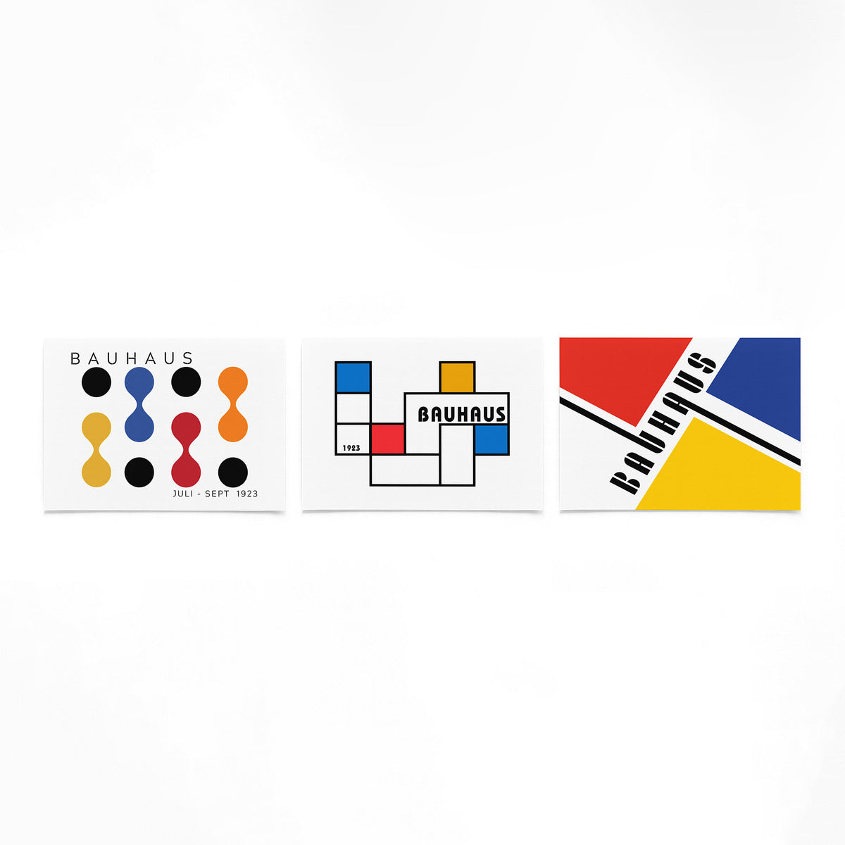Drie landscape posters met kleurvlakken en rasterlijnen als vrijstaande productfoto