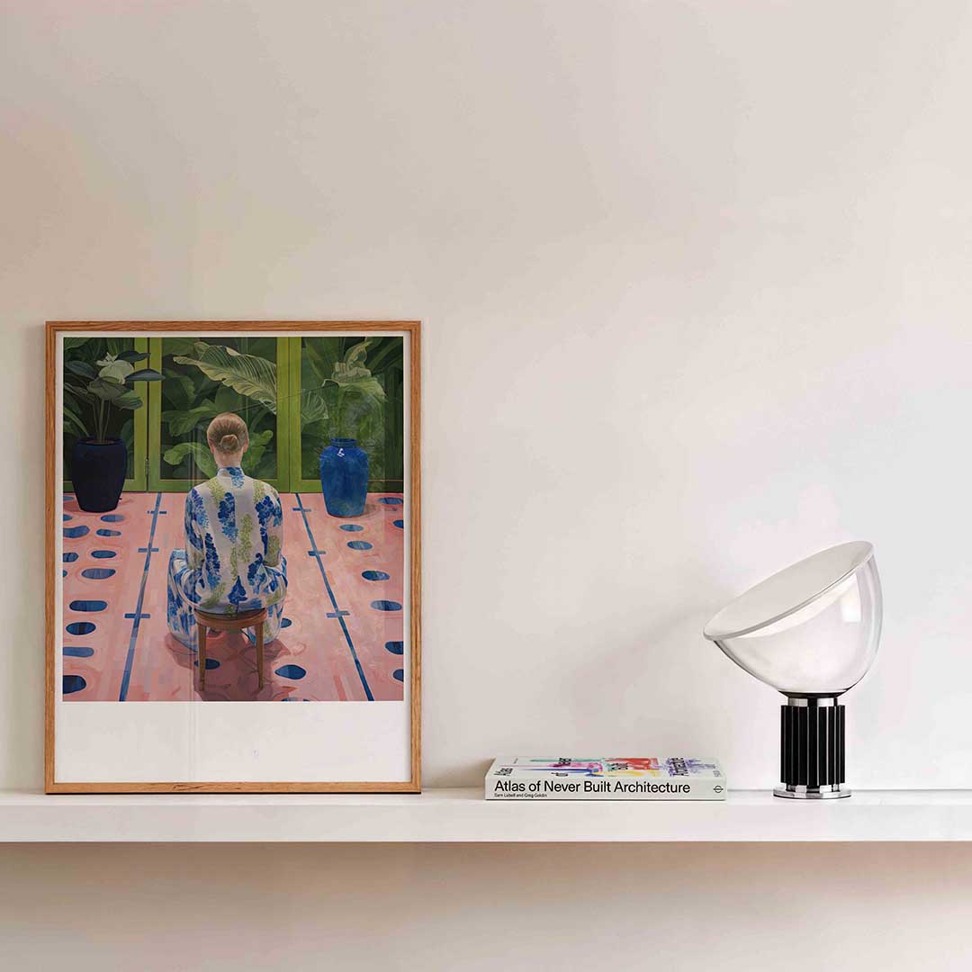 Vrouw in blauwe kamer Poster