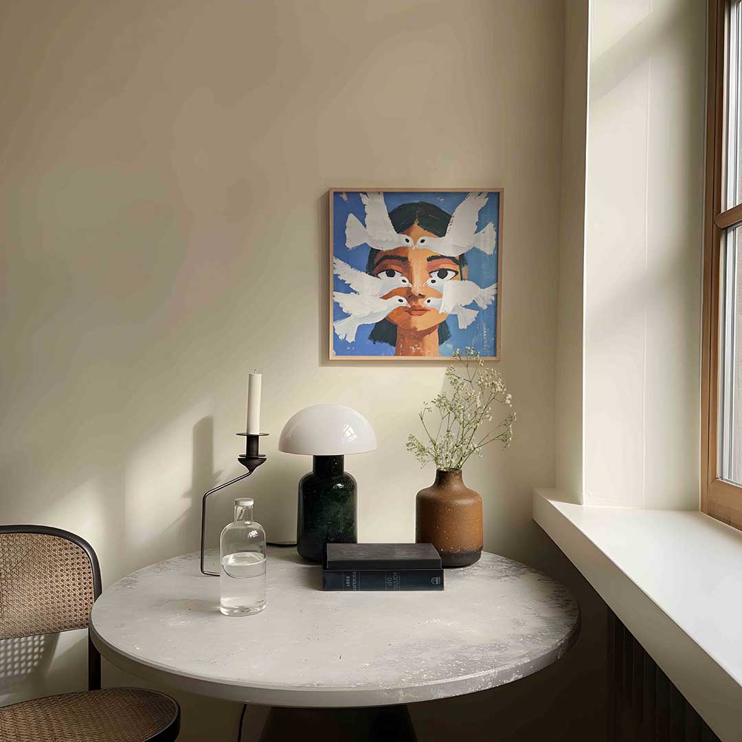 Vrouw met witte duiven Poster