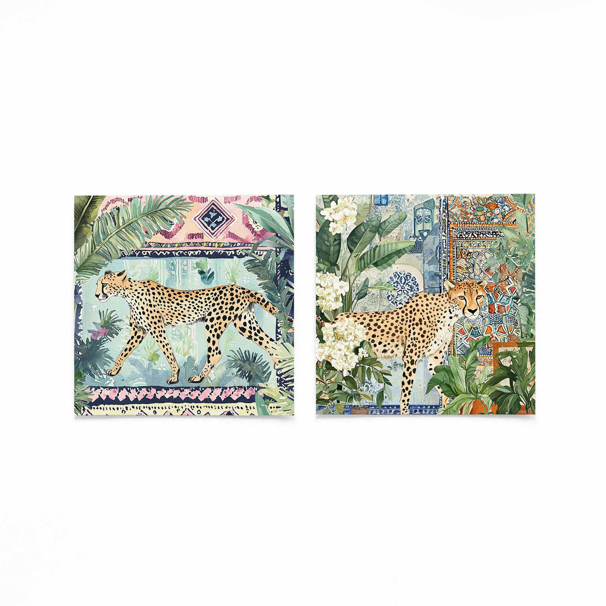 Twee vierkante posters met jachtluipaarden in de jungle op een gebroken witte achtergrond