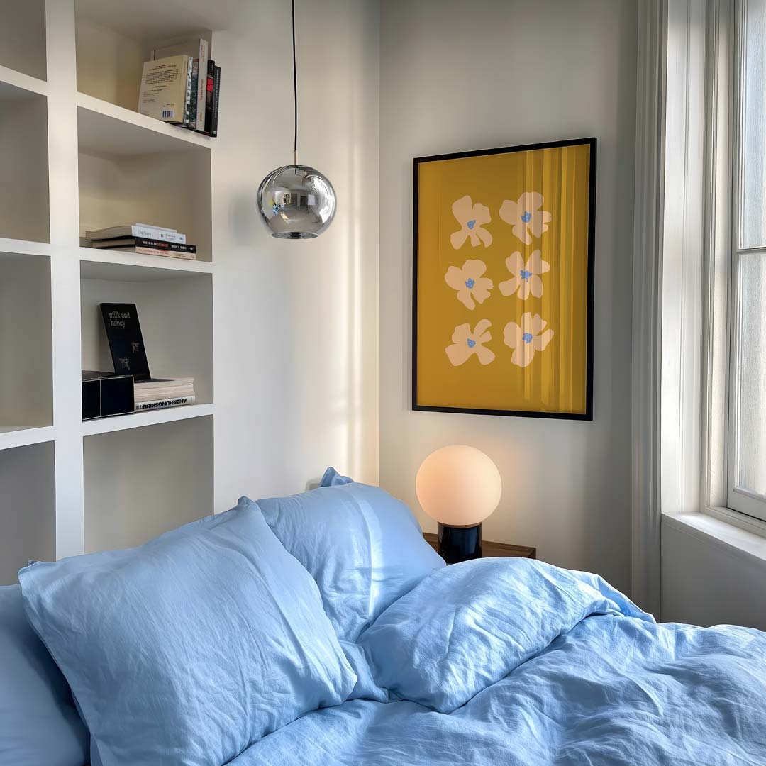 Bloemenpracht in Mosterdgeel Poster-WallArtistic