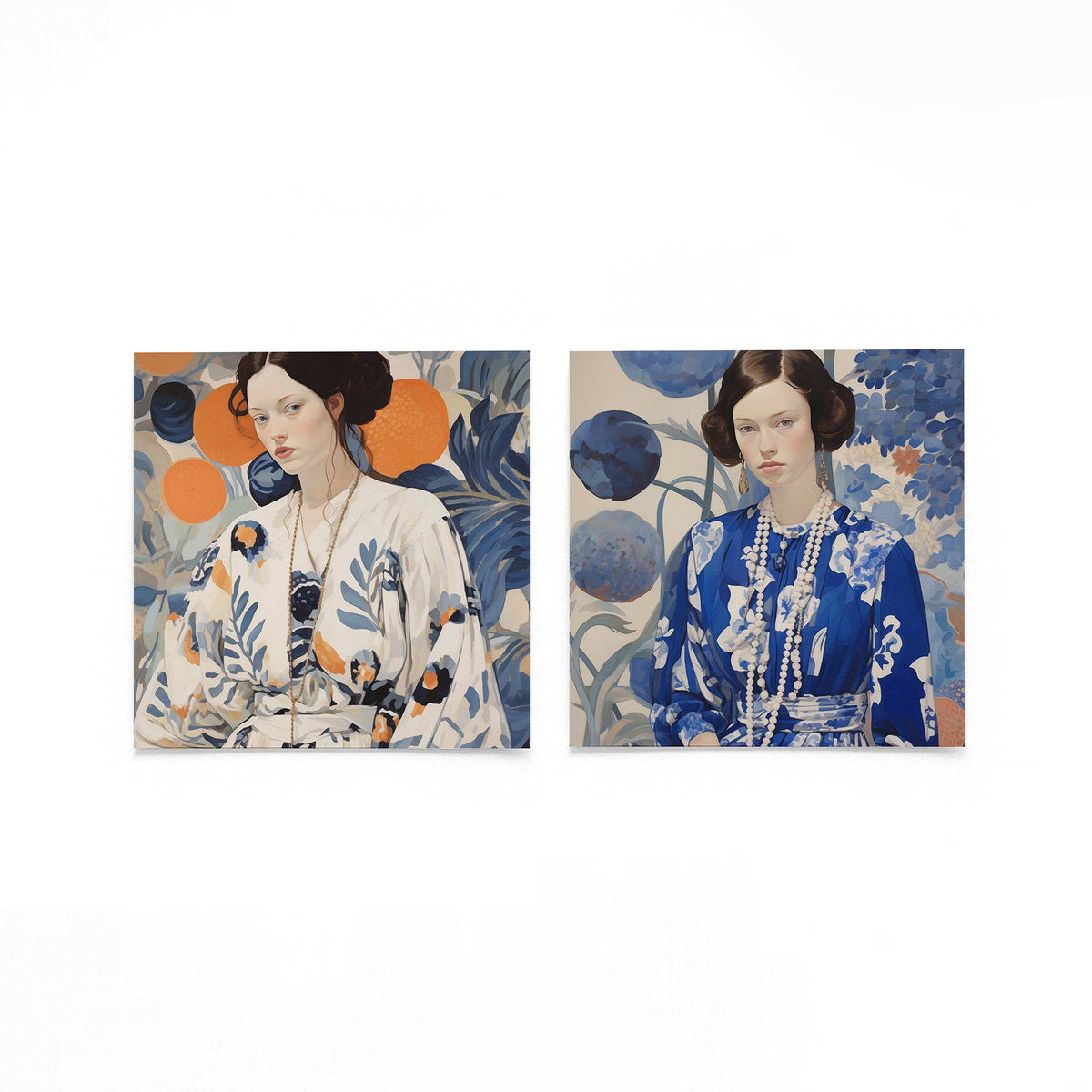 Twee vierkante posters met vrouwenportretten op een gebroken witte achtergrond