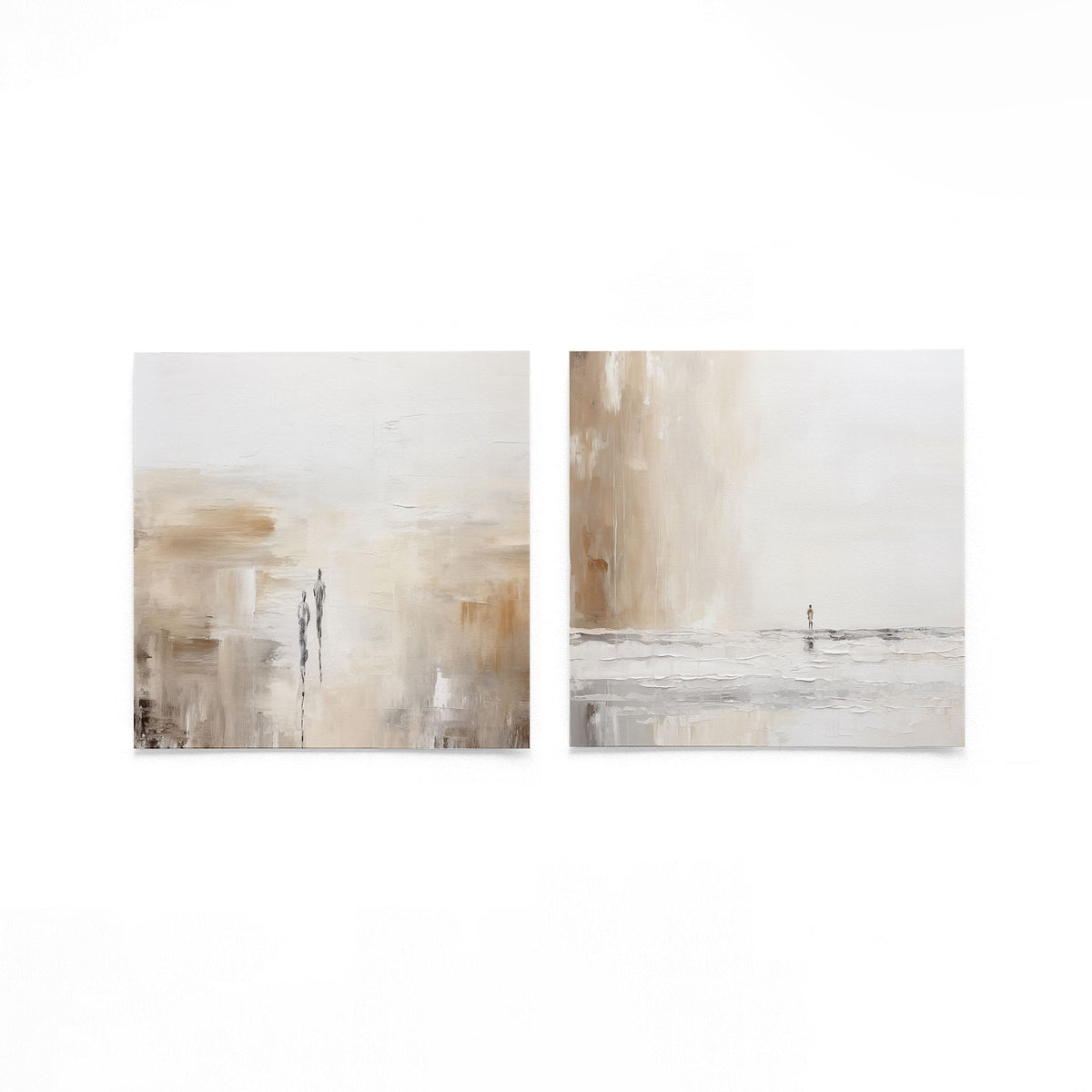 Twee vierkante posters met figuren in beige op een gebroken witte achtergrond