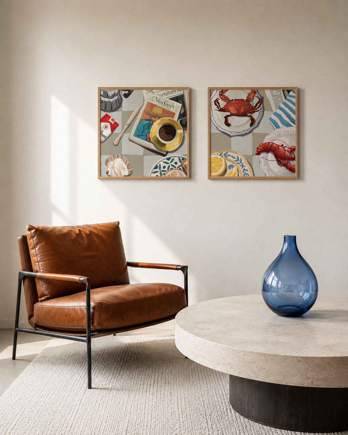 Interieurpresentatie van een tweedelige vierkante posterset met koffie en kreeft