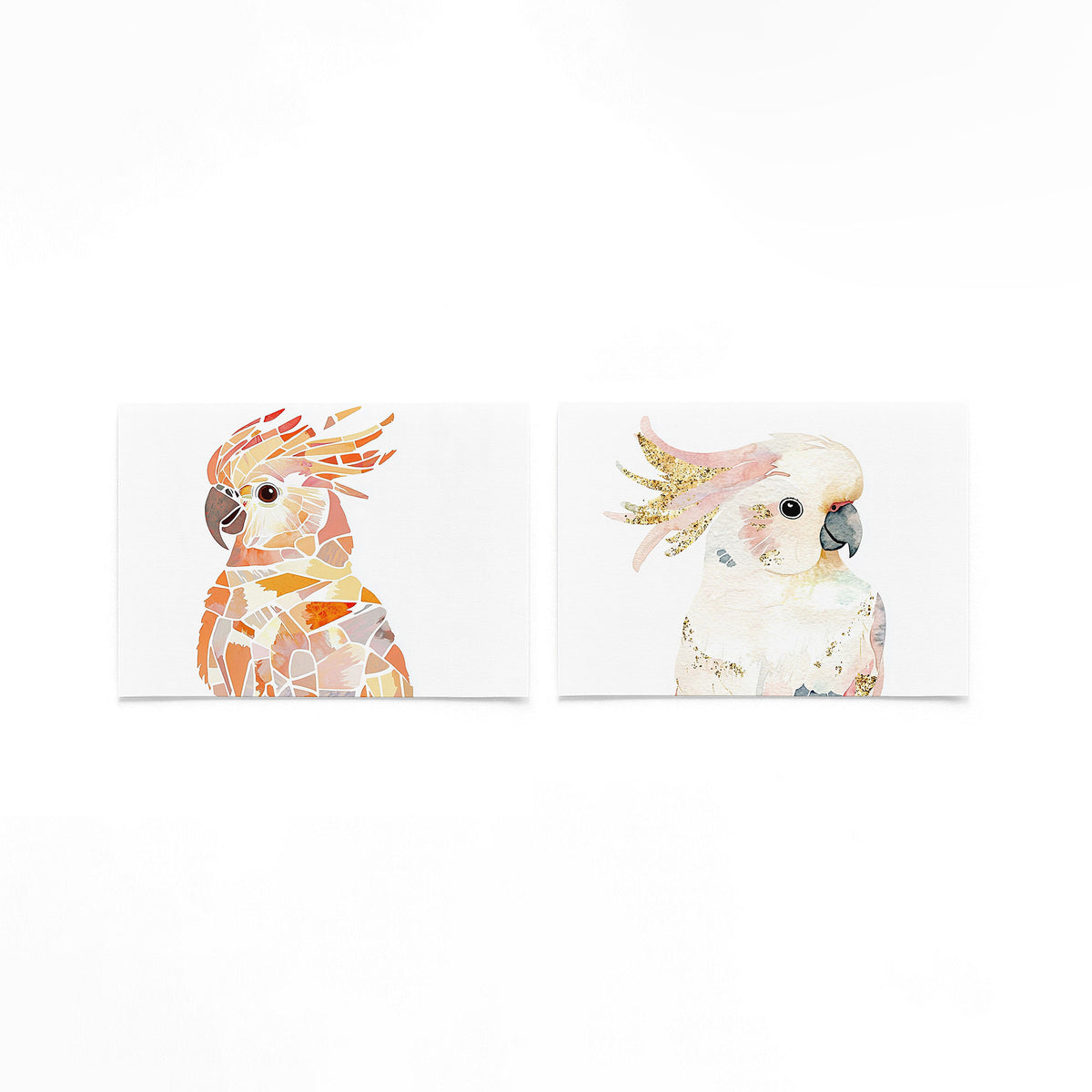 Twee liggende posters met een vogel opgebouwd uit diverse kleurvlakken op een gebroken witte achtergrond