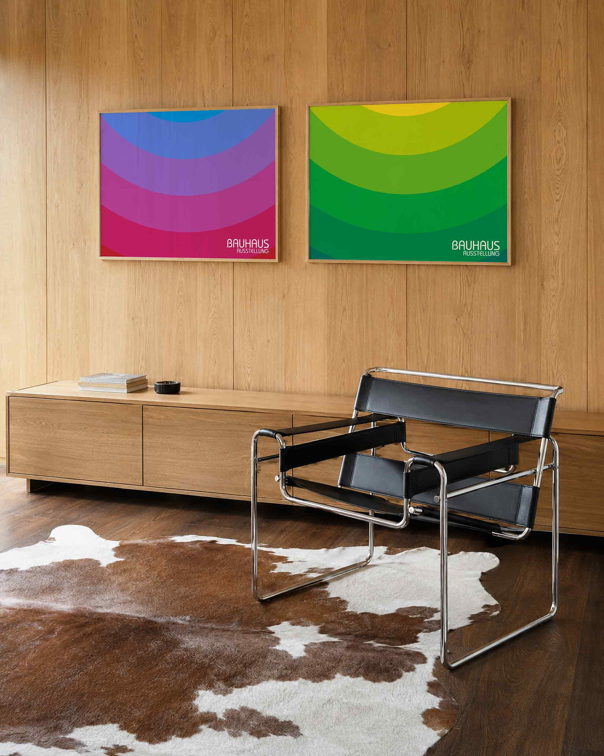 Interieurmockup van tweedelige landscape-posterset met kleurige halve cirkels