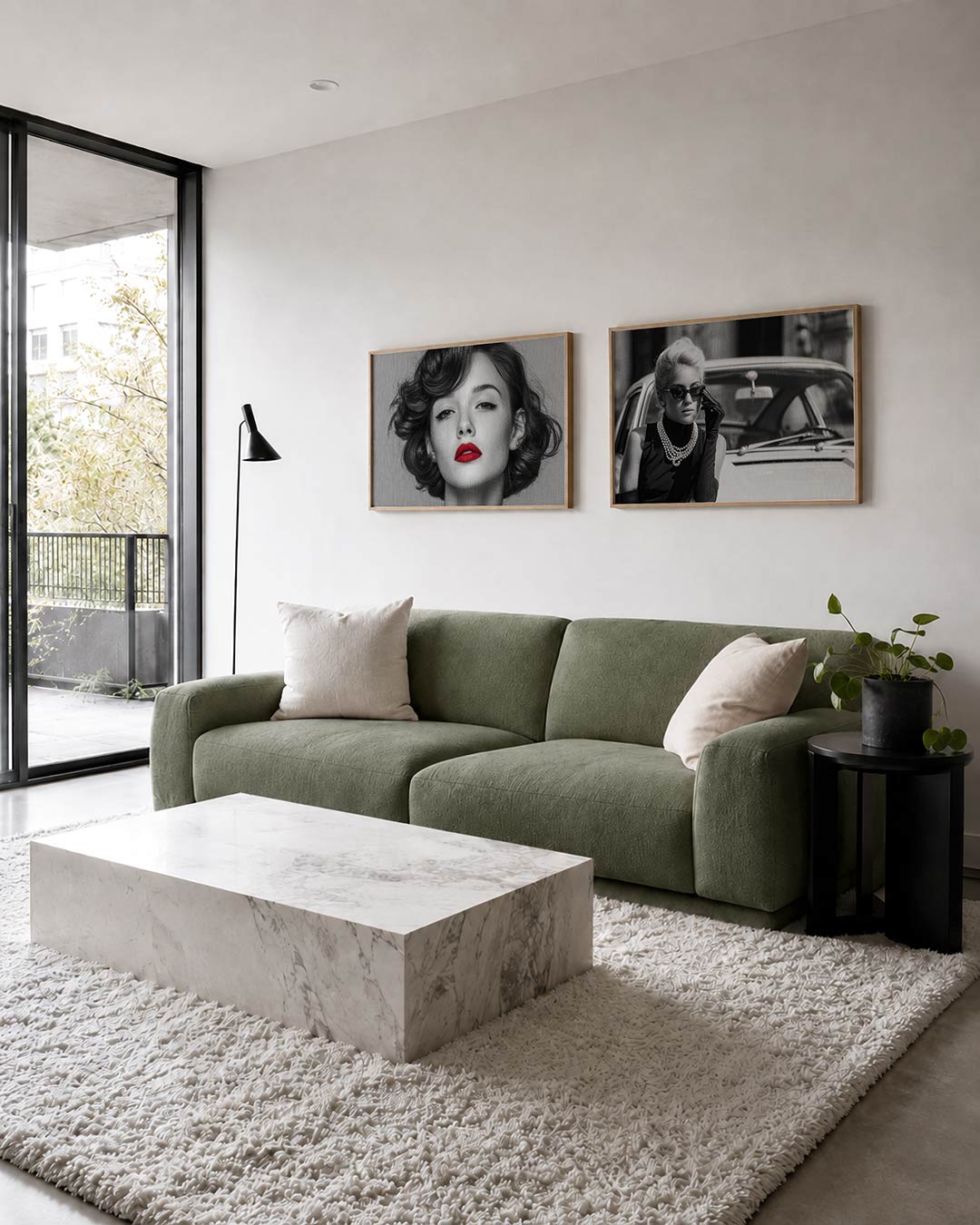 Twee liggende posters met donkere tinten en een rustige visuele opbouw, aan de muur in een interieur