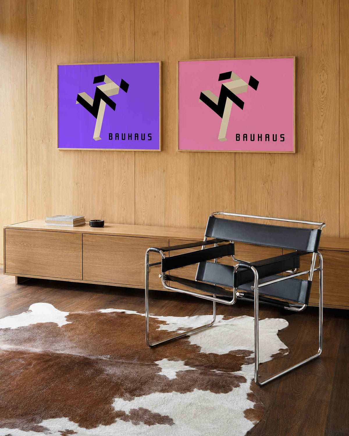 Interieurmockup van tweedelige landscape-posterset met zigzaglint op paars en roze