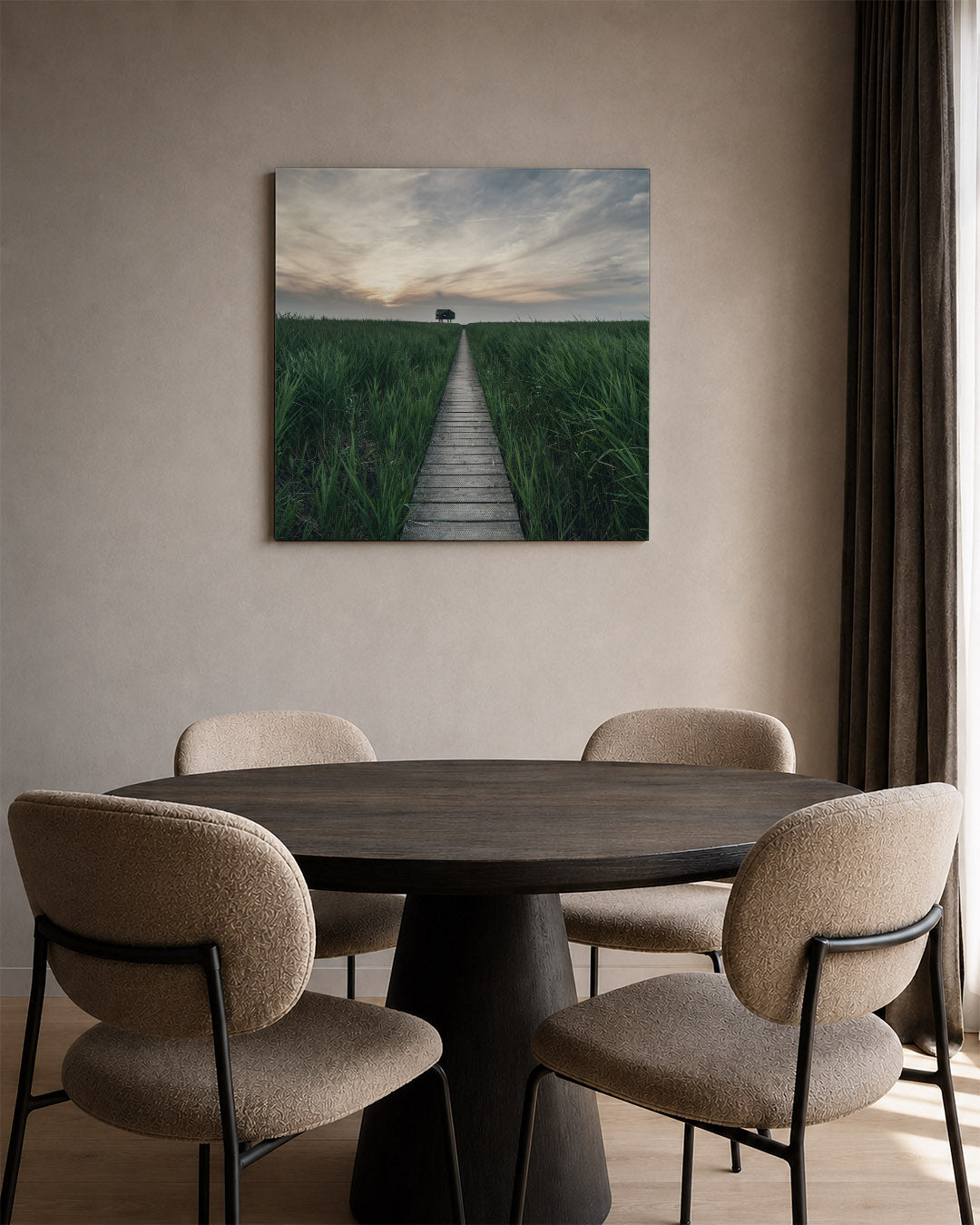 Pad door grasland Kunstwerk