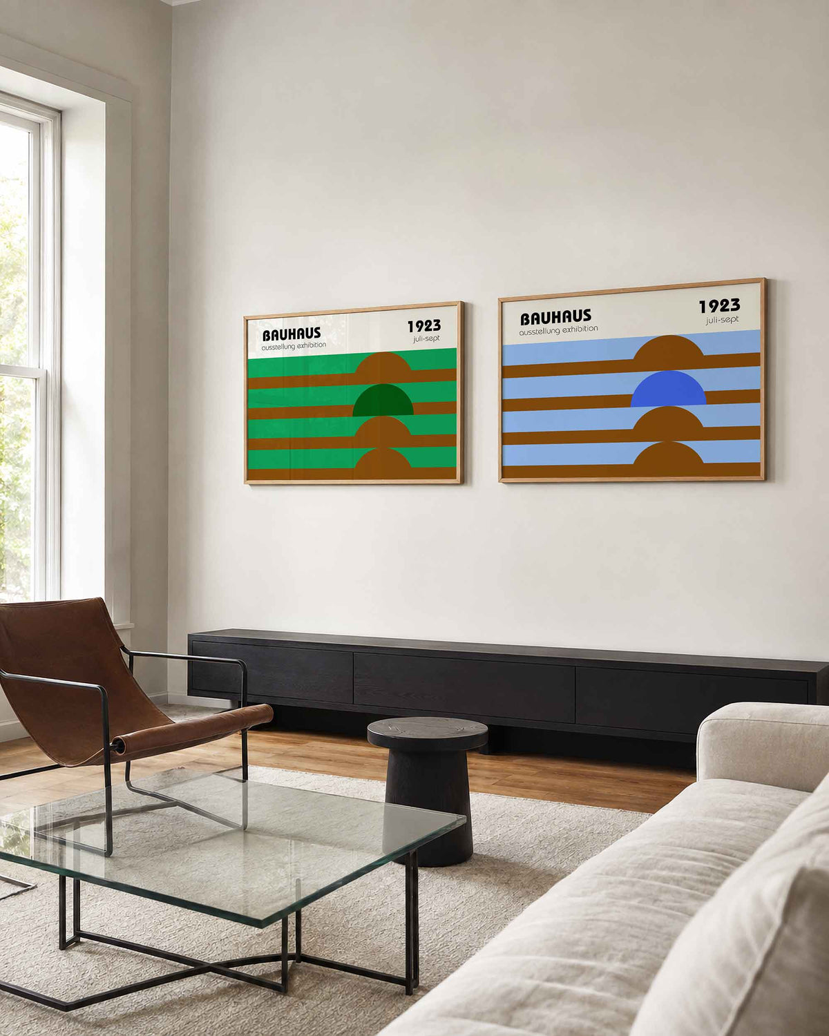Interieurmockup van tweedelige landscape-posterset met halve cirkels en horizon