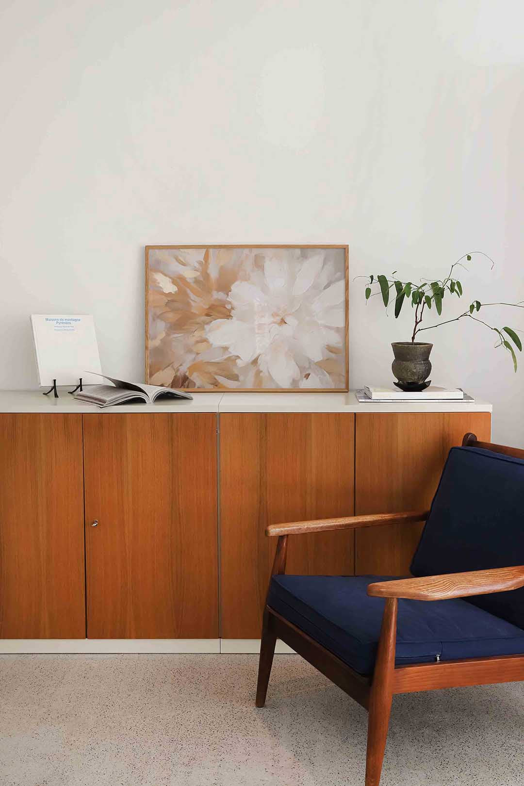 Bloemmotief in beige Poster