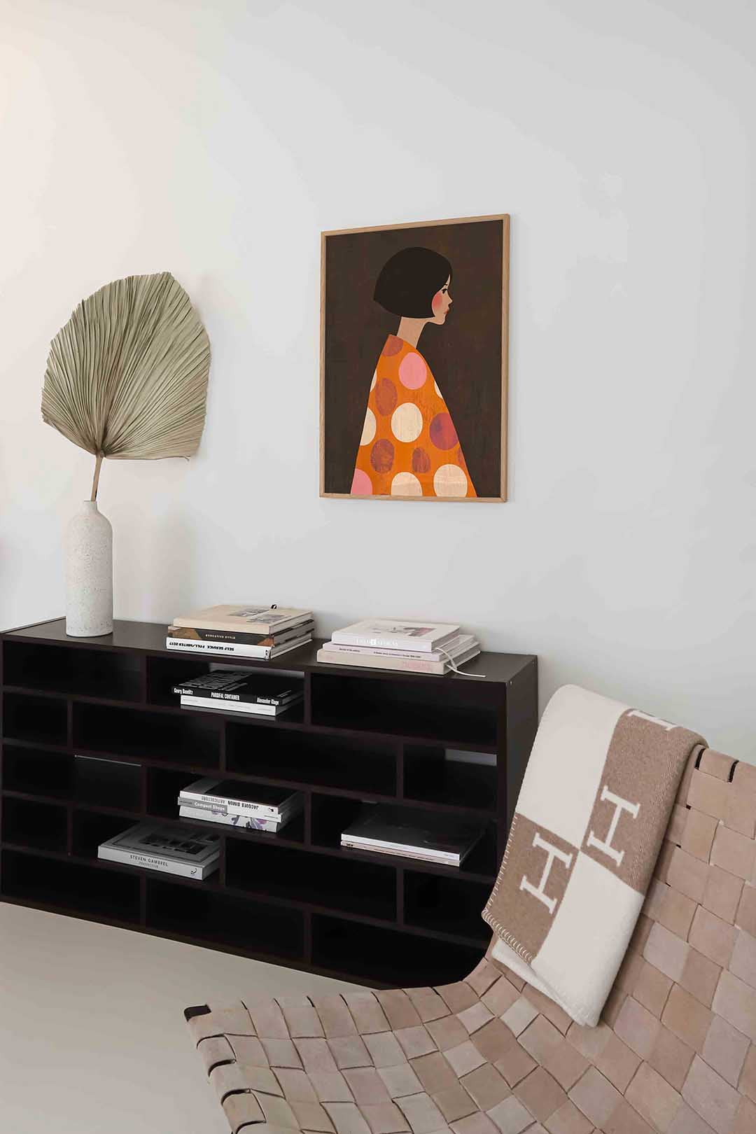 Vrouw met stippenjas Poster