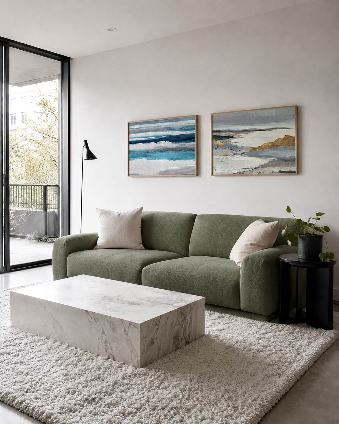 Tweedelige posterset met horizontale kleurvlakken in blauw, wit en grijs, getoond in een interieur