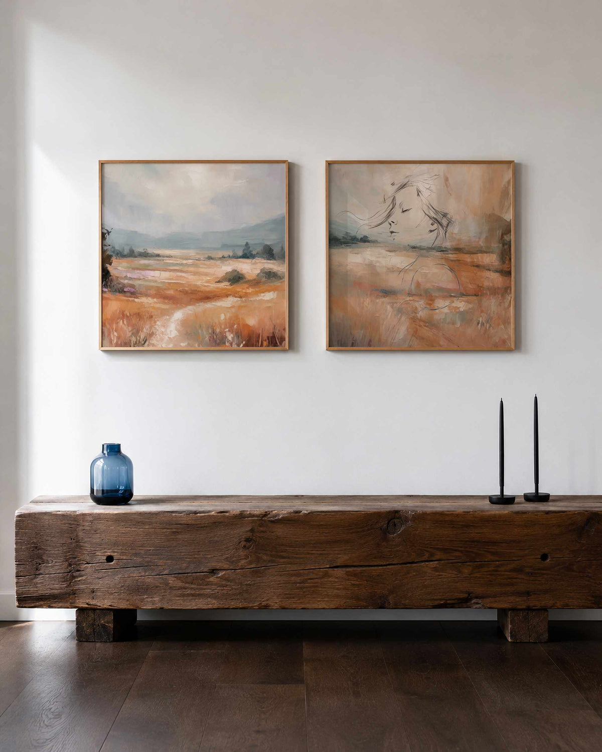 Interieurpresentatie van een tweedelige vierkante posterset met landschap en vrouw