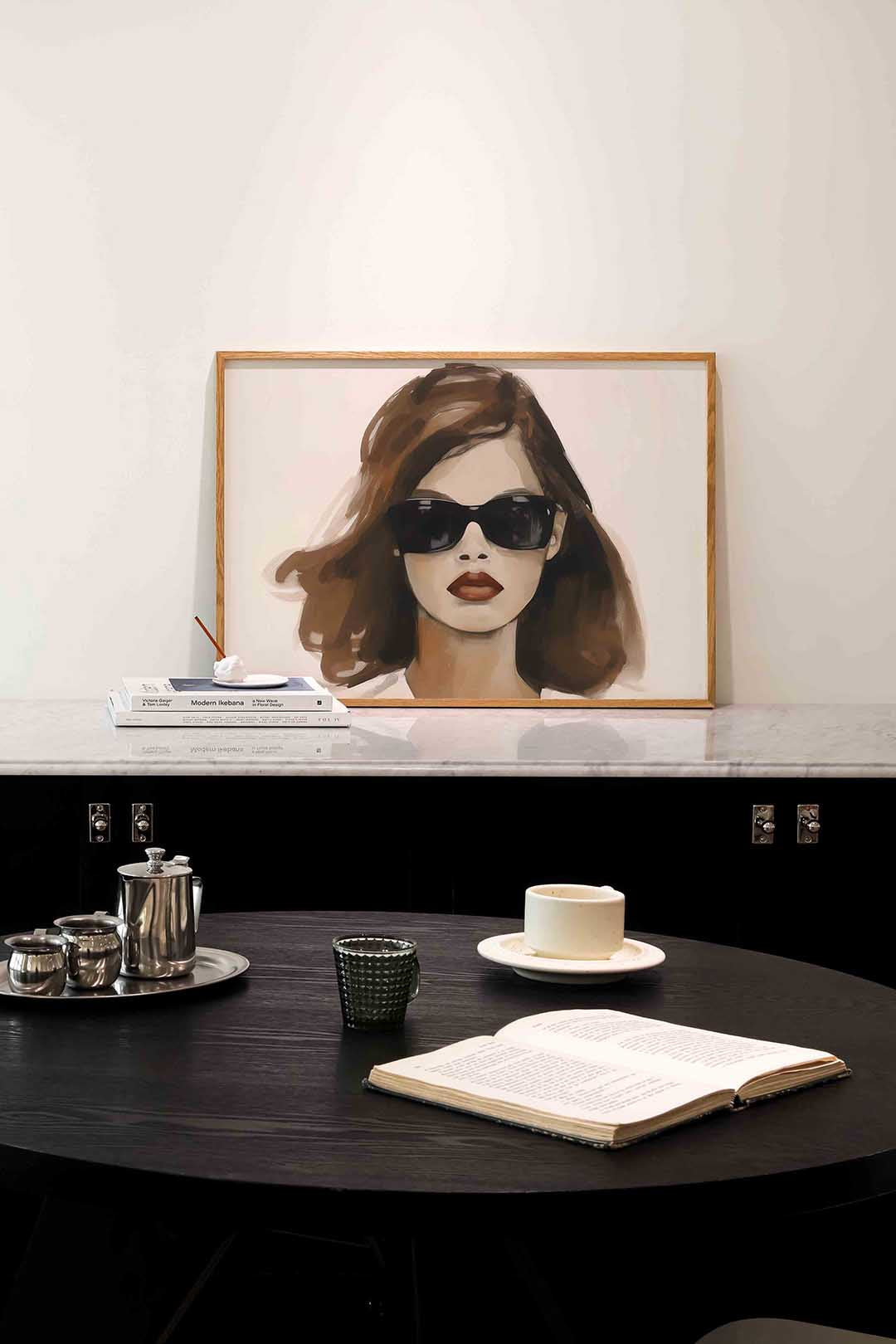 Vrouw met zonnebril Poster