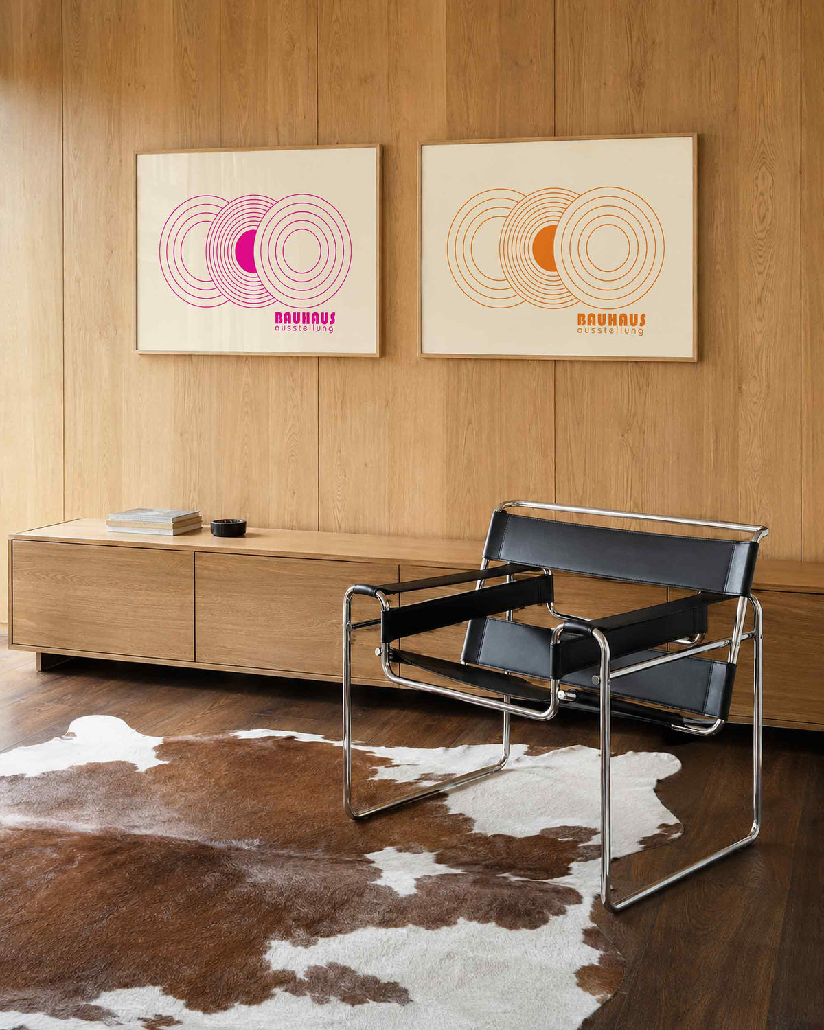Interieurmockup van tweedelige landscape-posterset met overlappende concentrische cirkels