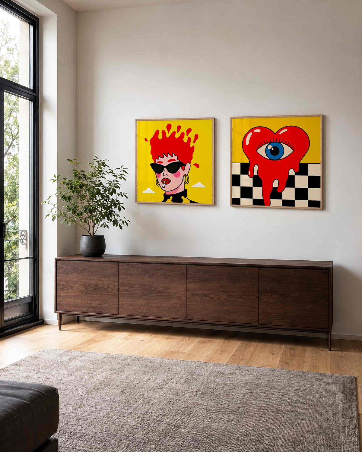 Interieurpresentatie van een tweedelige vierkante posterset met popart portretten