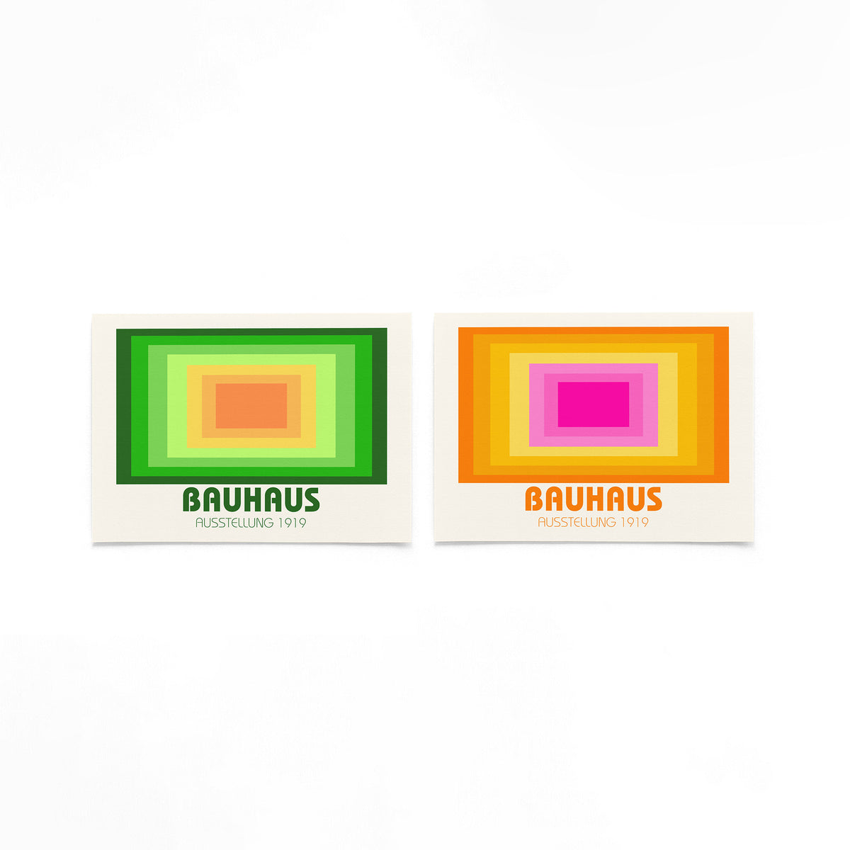 Twee landscape posters met gekleurde kaderlagen als vrijstaande productfoto