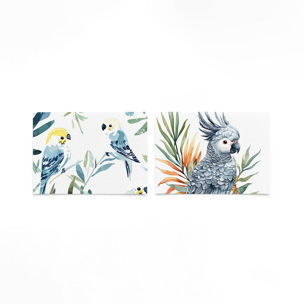 Twee liggende posters met twee vogels in zachte blauwtinten met gele accenten op een gebroken witte achtergrond