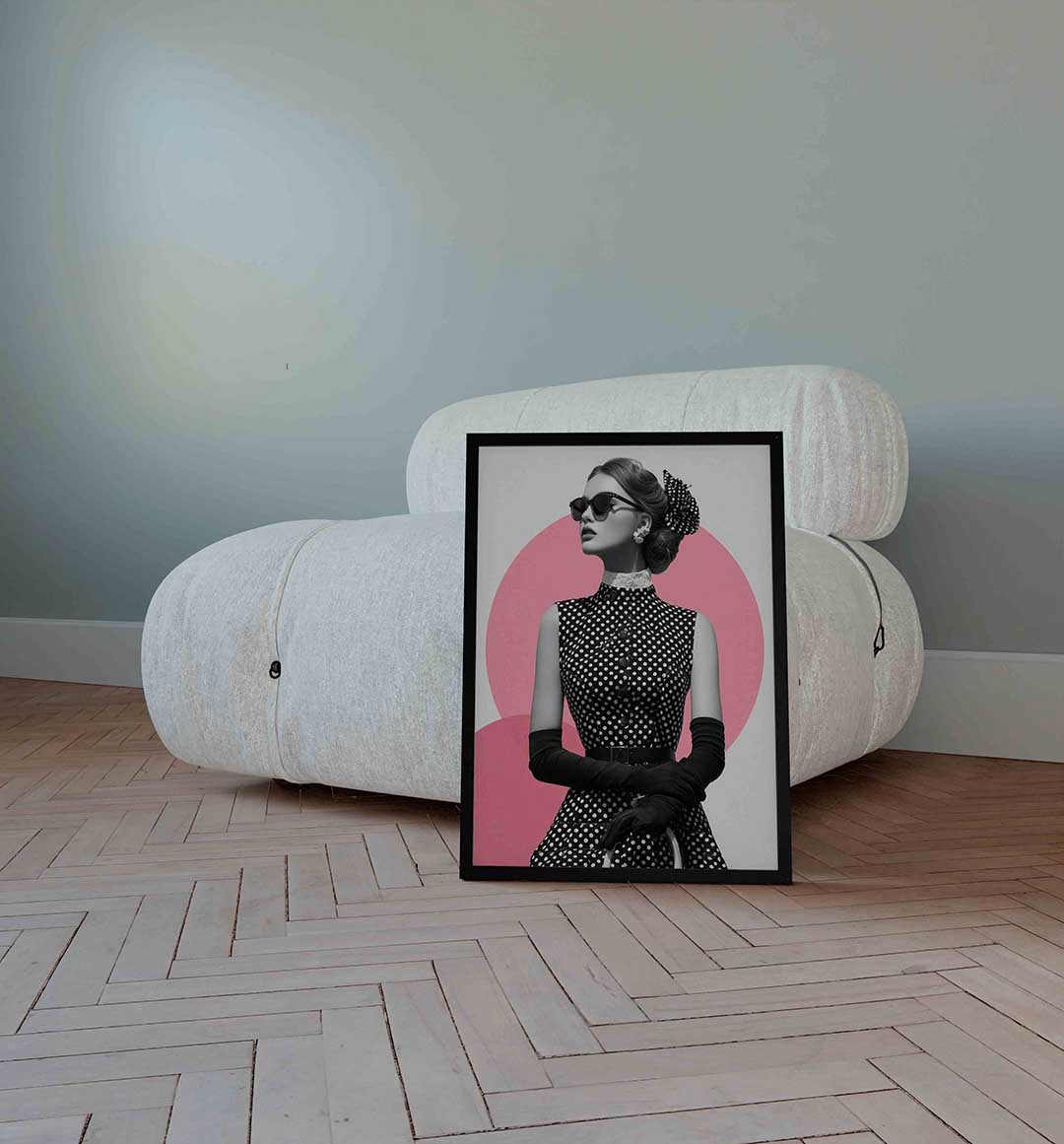 Vrouw met stippenjurk Poster