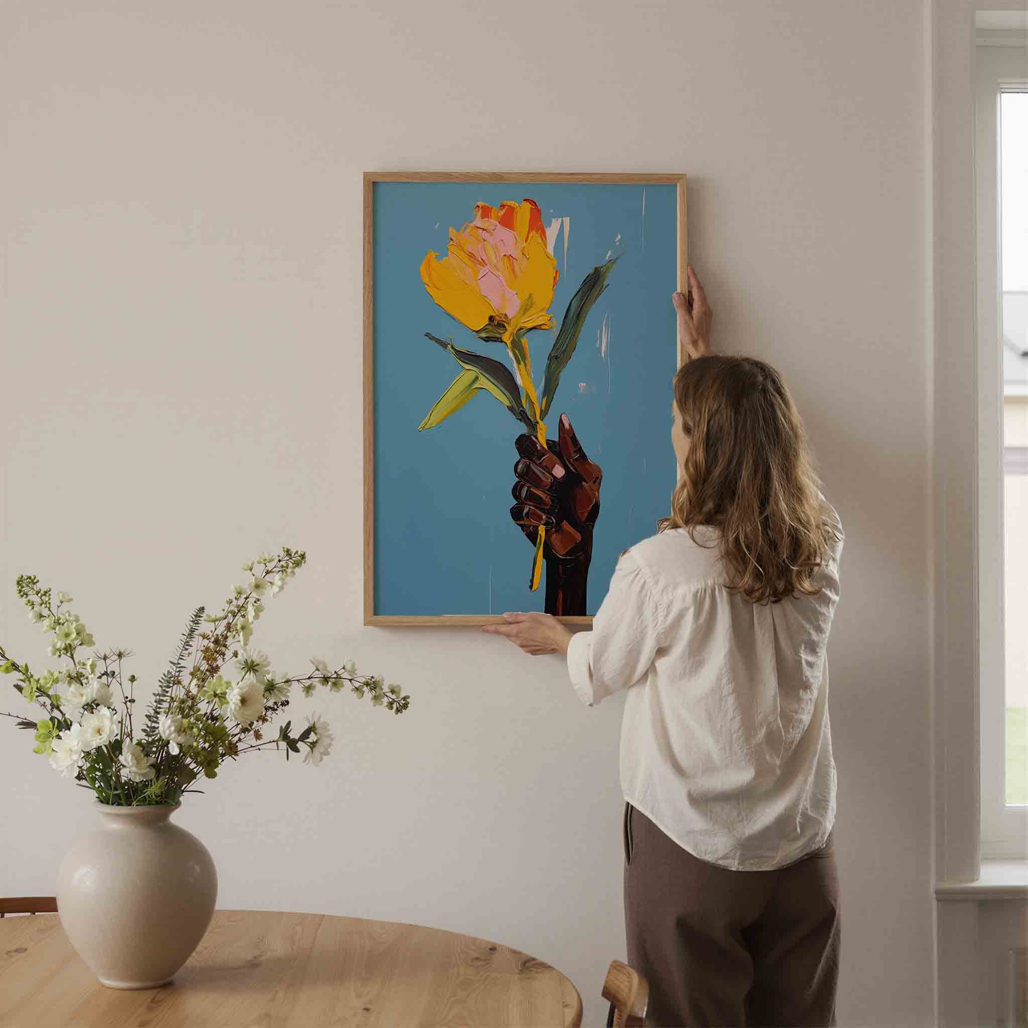 Hand met bloem Poster