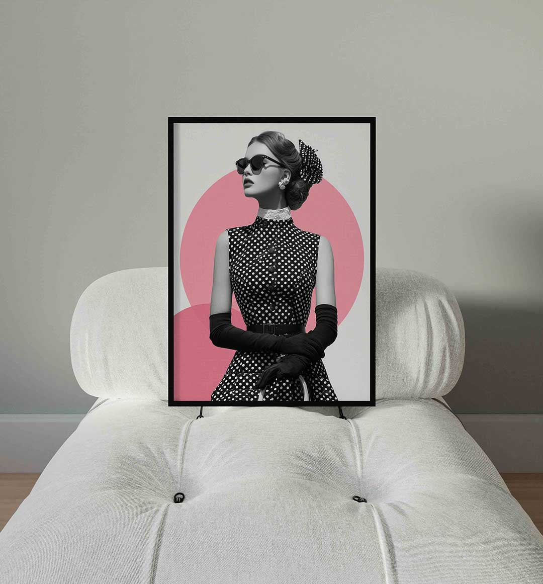 Vrouw met stippenjurk Poster