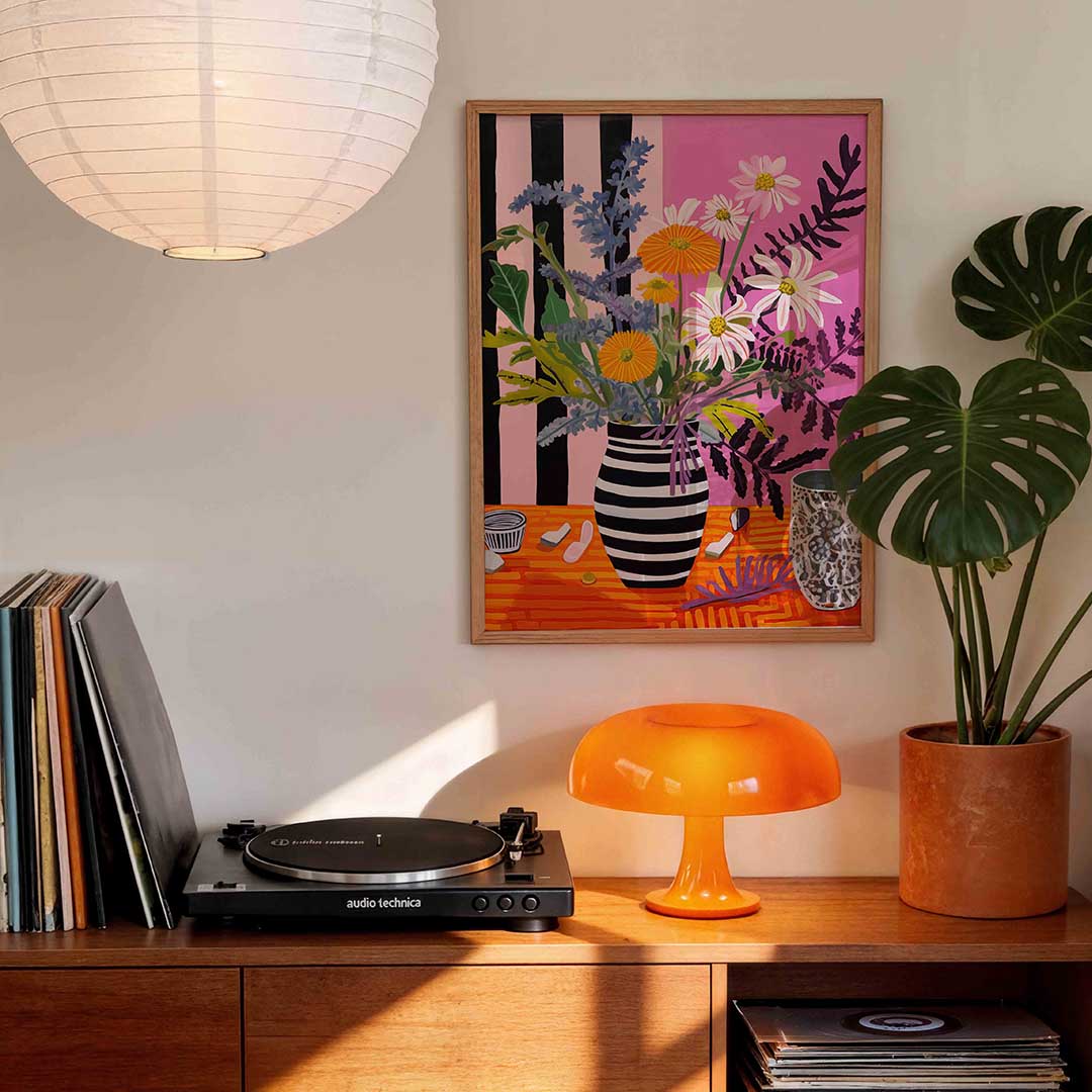 Bloemen in gestreepte vaas Poster