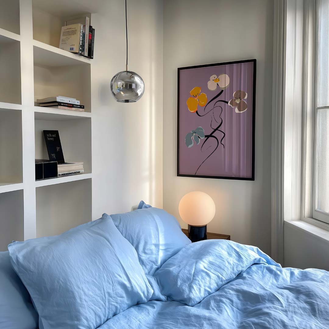 Bloemenpracht op Paarse Achtergrond Poster-WallArtistic