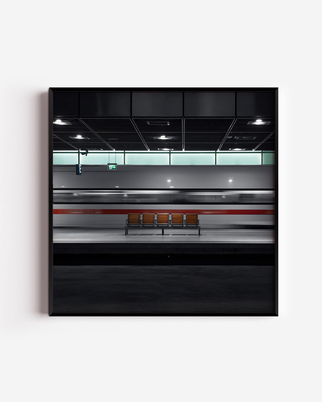 Stille station scene Poster