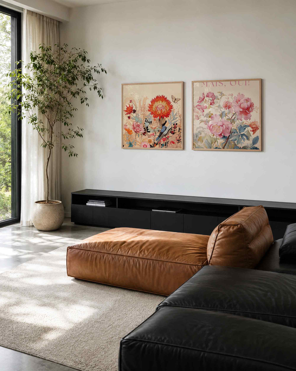 Interieurpresentatie van een tweedelige vierkante posterset met bloemen en vogel