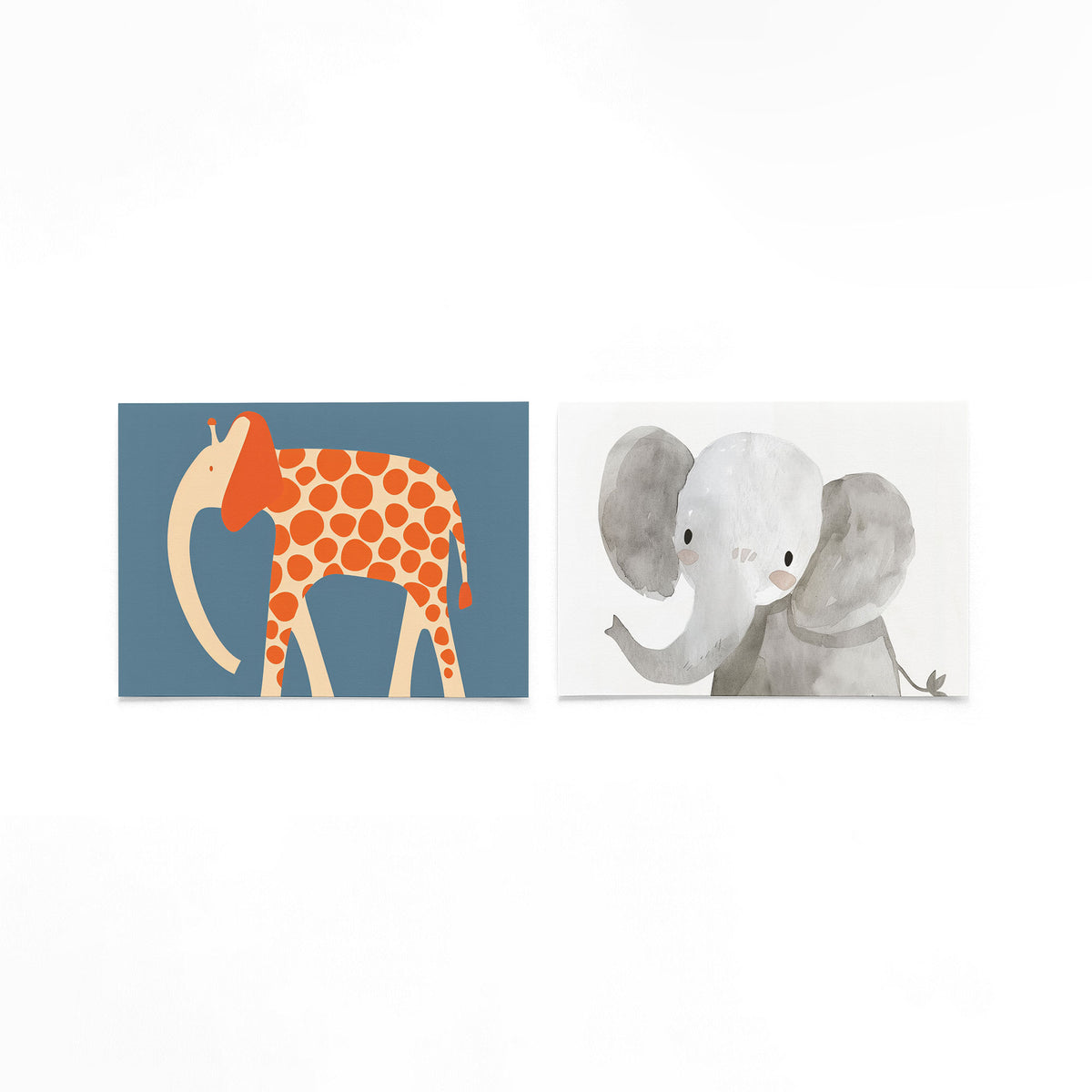 Twee liggende posters met een speelse olifant met oranje stippen op een gebroken witte achtergrond