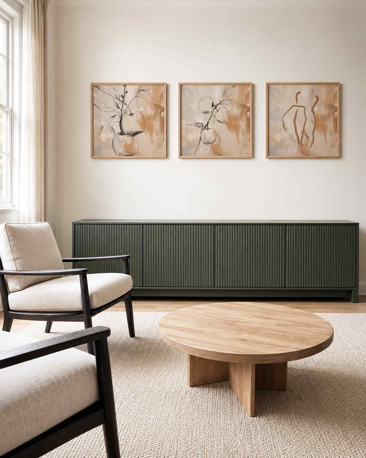 Interieurpresentatie van een driedelige vierkante posterset met abstracte vruchten poster set