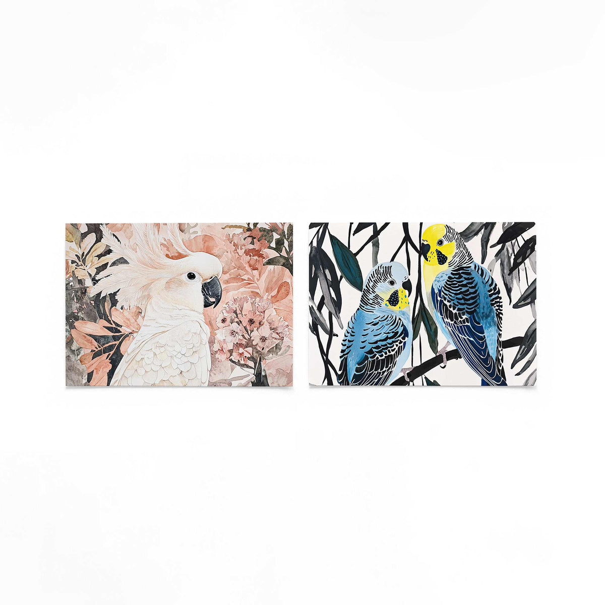 Twee liggende posters met een sierlijke witte vogel met een indrukwekkende kuif op een gebroken witte achtergrond