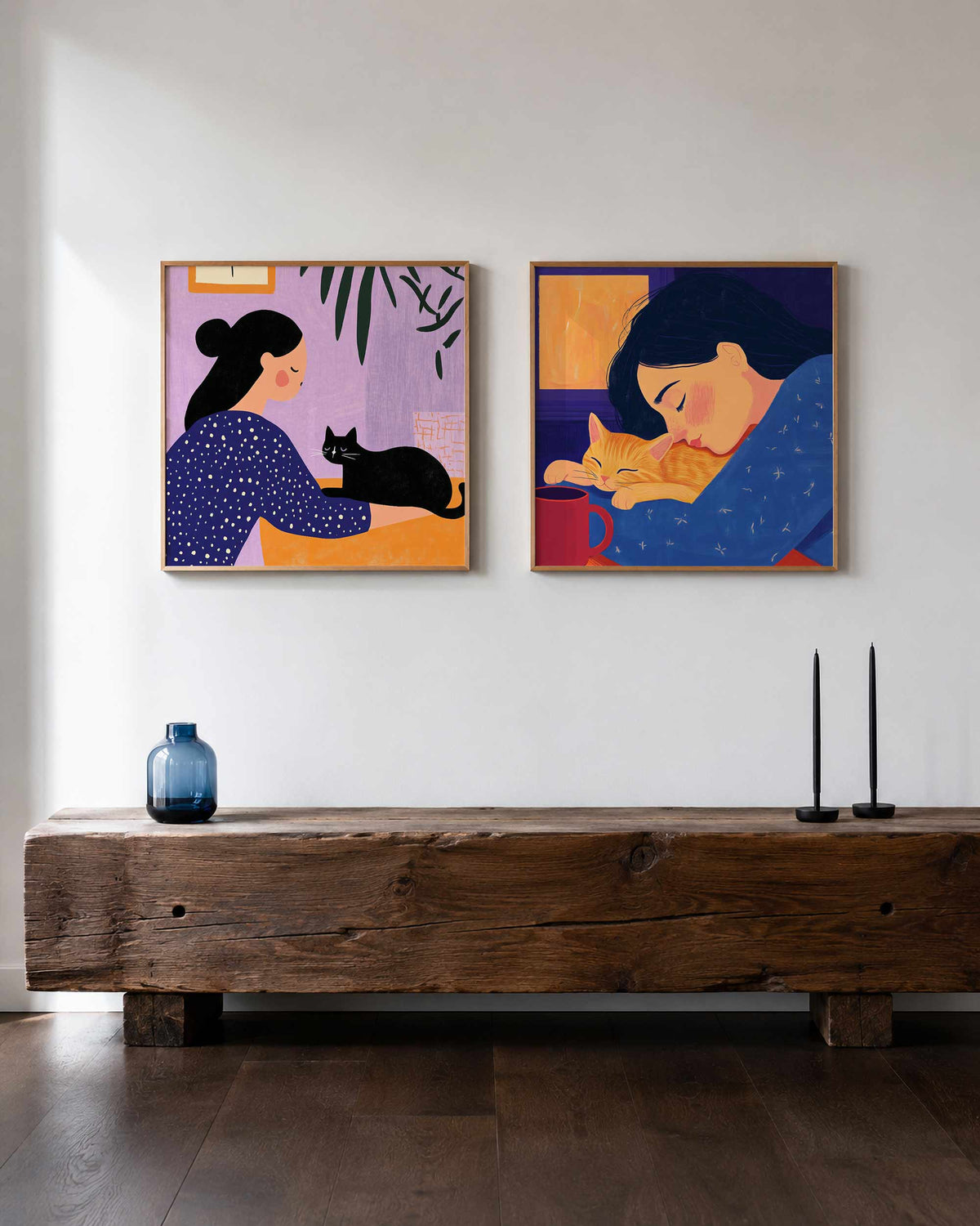 Interieurpresentatie van een tweedelige vierkante posterset met vrouw en katten