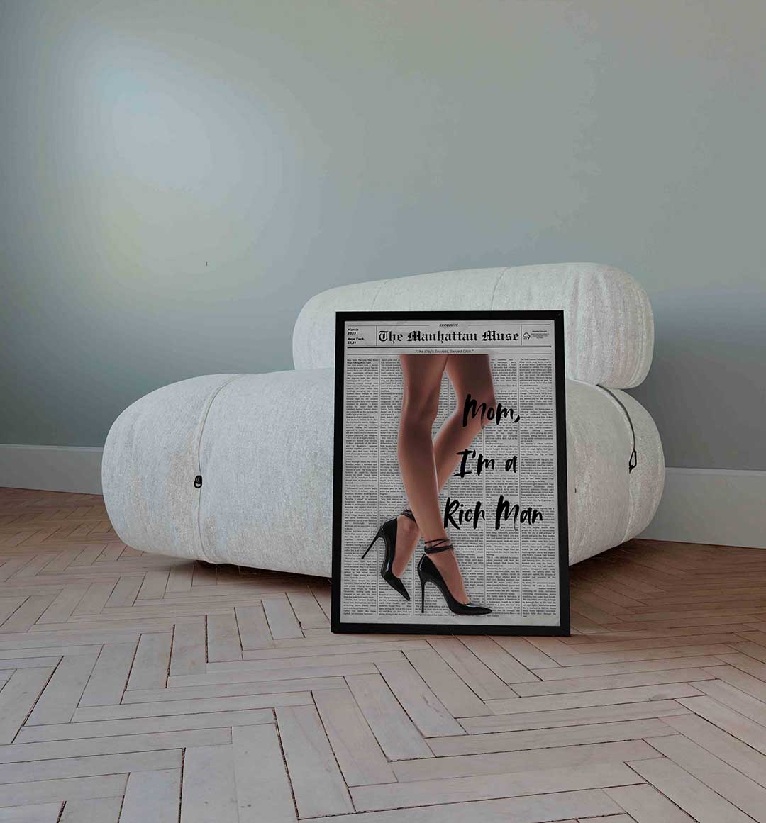 Hoge hakken en krantenachtergrond Poster