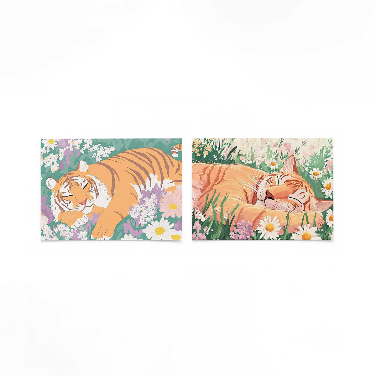 Twee liggende posters met een slapende tijger omringd door kleurrijke bloemen op een gebroken witte achtergrond