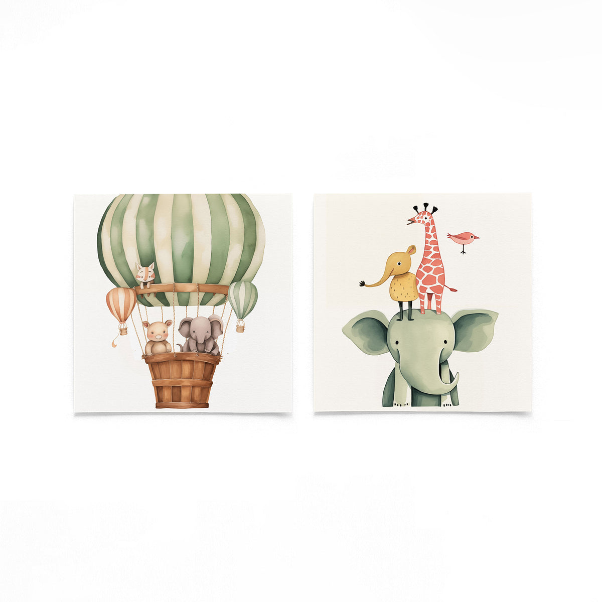 Twee vierkante posters met dieren en luchtballon op een gebroken witte achtergrond
