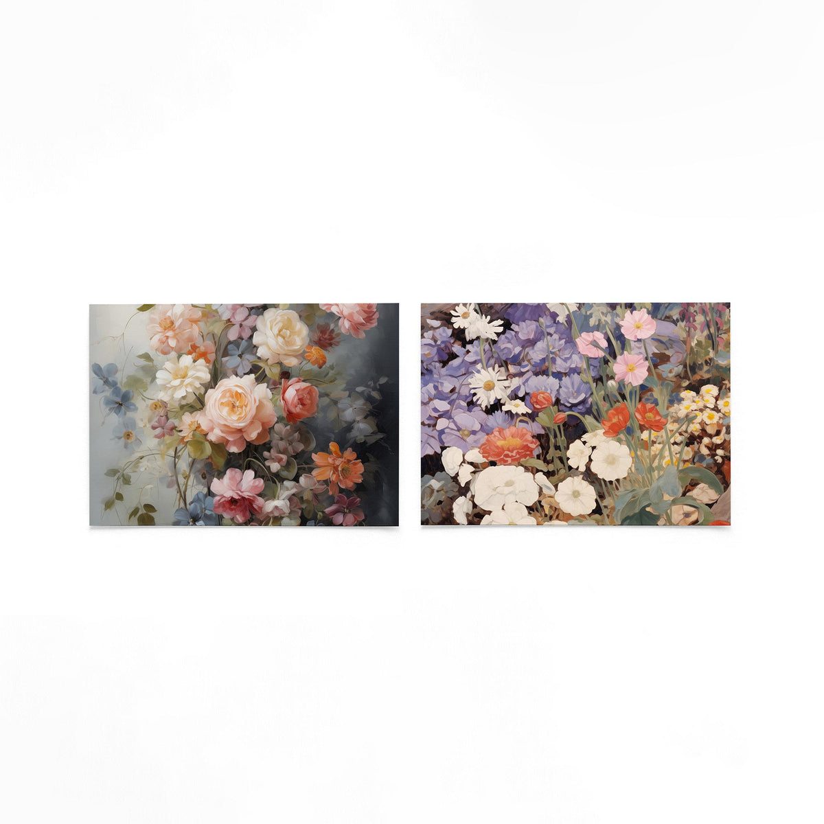 Twee liggende posters met een weelderige verzameling bloemen in zachte pasteltinten op een gebroken witte achtergrond