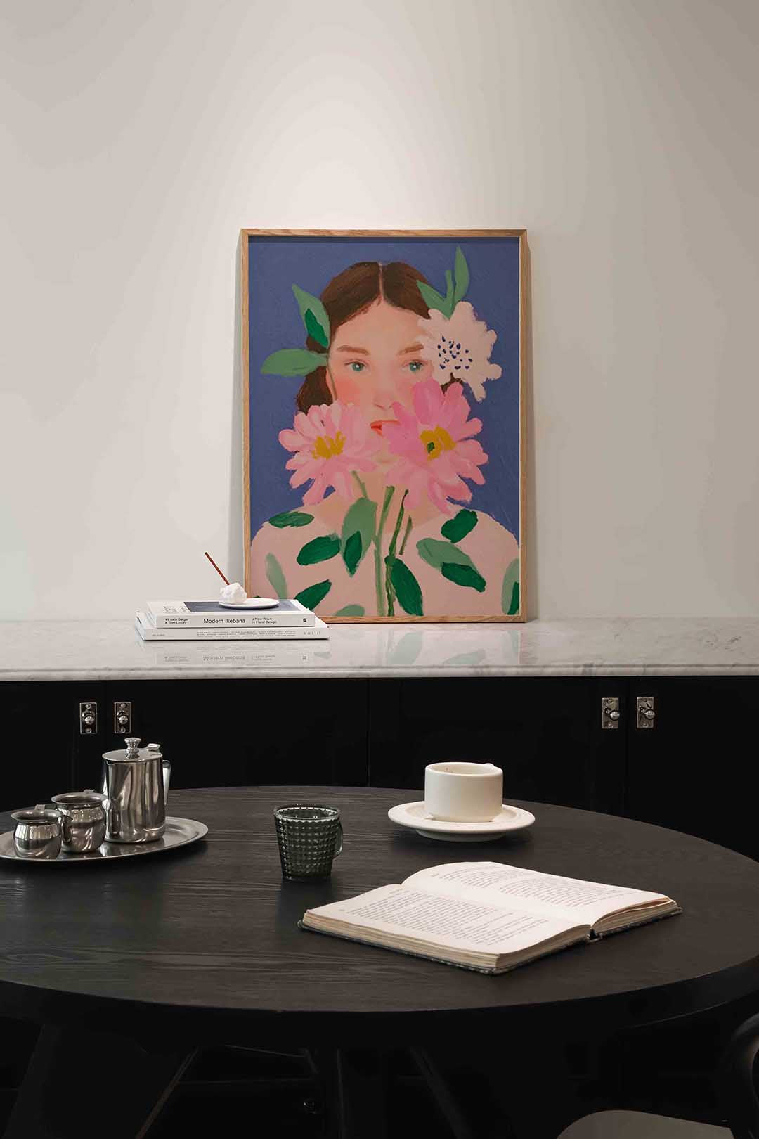 Bloemen en gezicht Poster