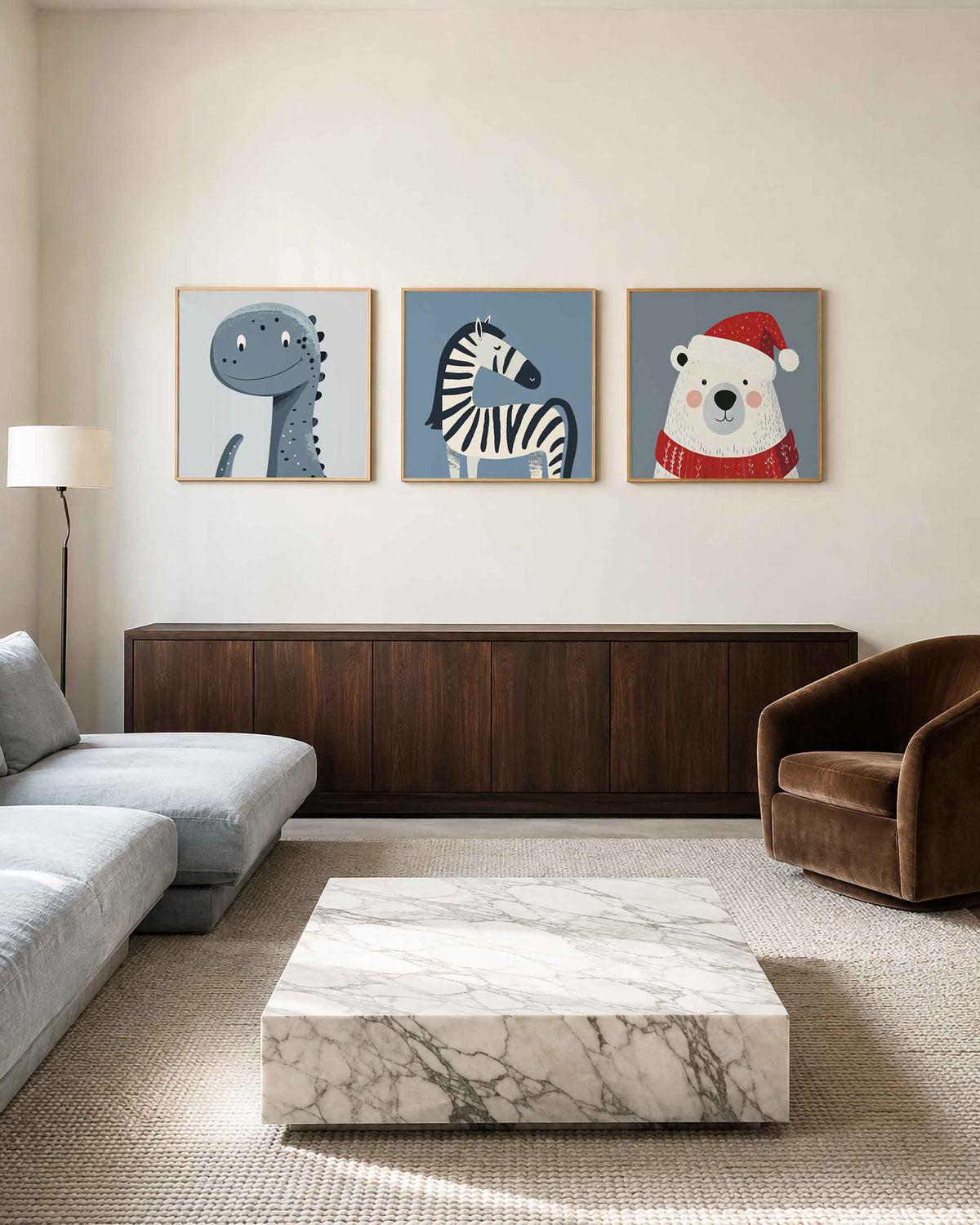 Interieurpresentatie van een driedelige vierkante posterset met dierenportretten