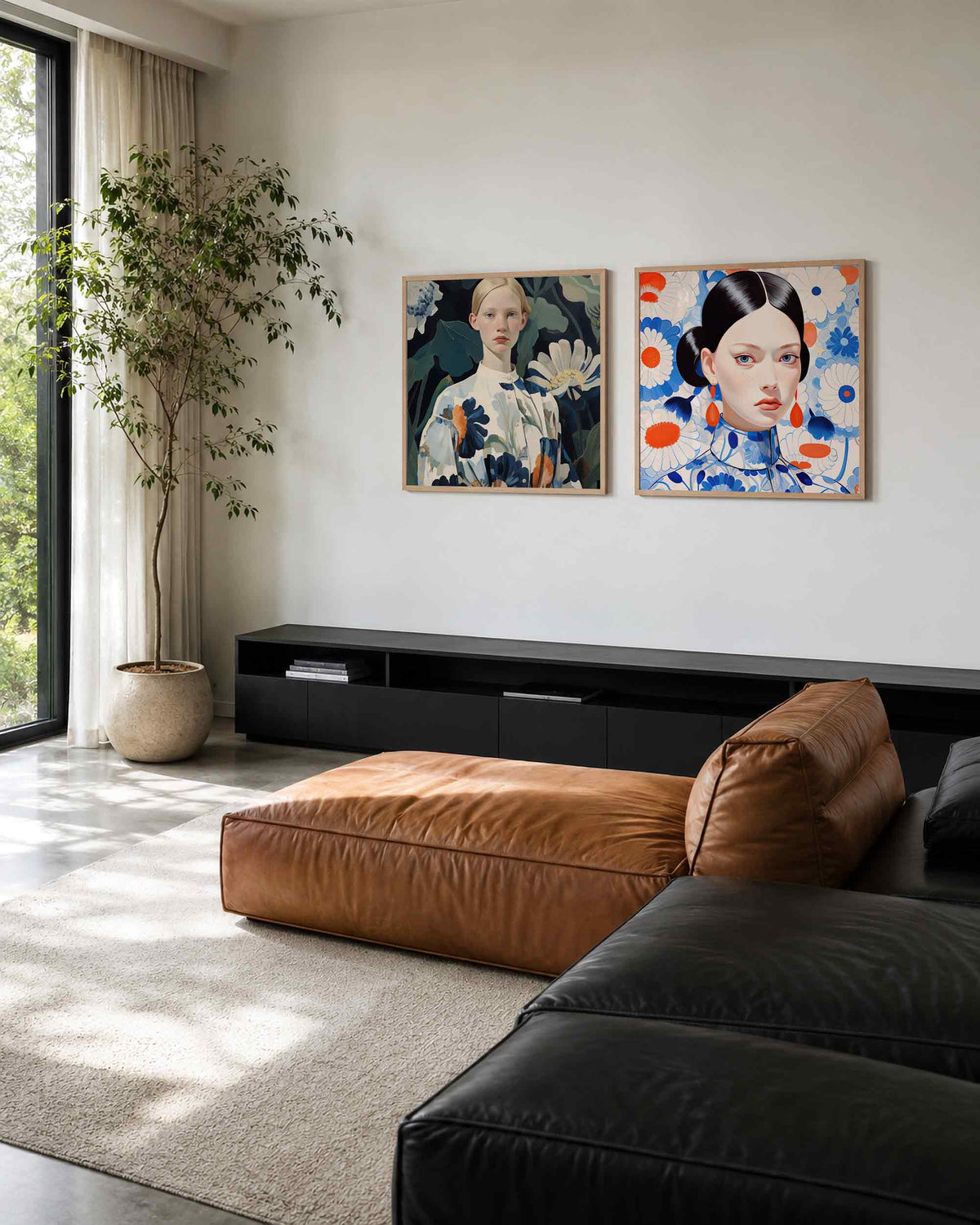 Interieurpresentatie van een tweedelige vierkante posterset met bloemenportretten