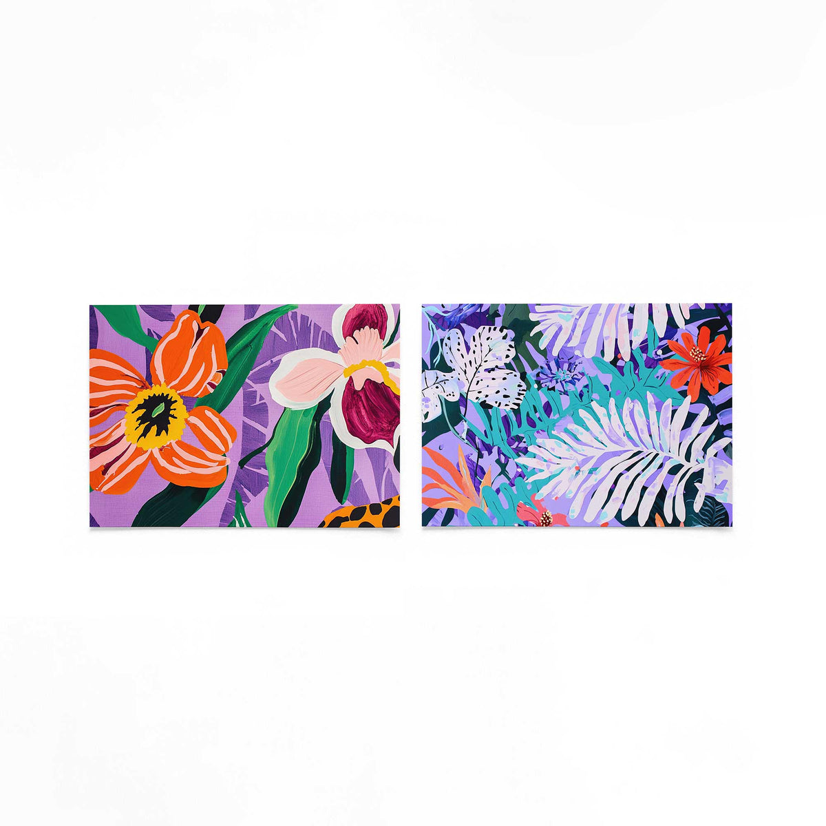 Twee liggende posters met levendige bloemen op een gebroken witte achtergrond
