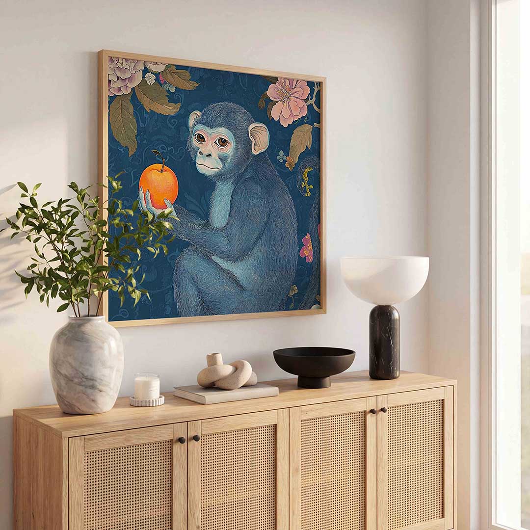 Aap met sinaasappel Poster