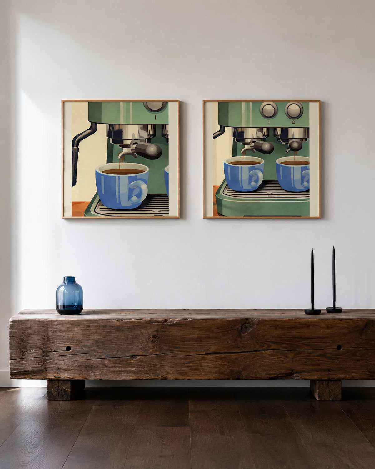 Interieurpresentatie van een tweedelige vierkante posterset met espressomachine en koffiekopjes