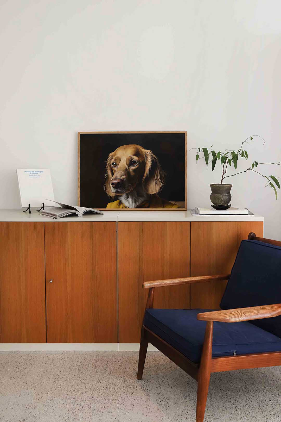Hond met gele jas Poster