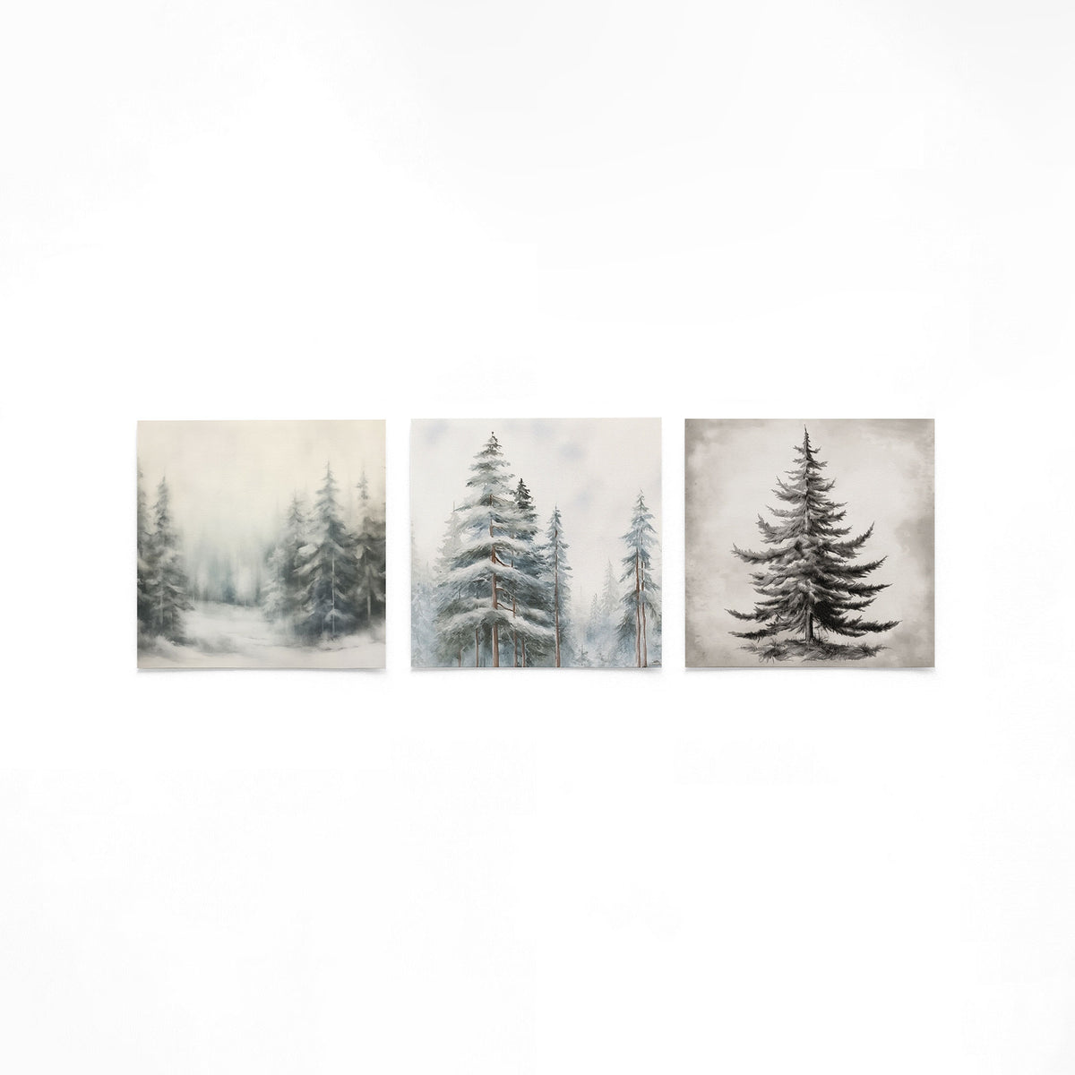 Drie vierkante posters met winterse sparren op een gebroken witte achtergrond